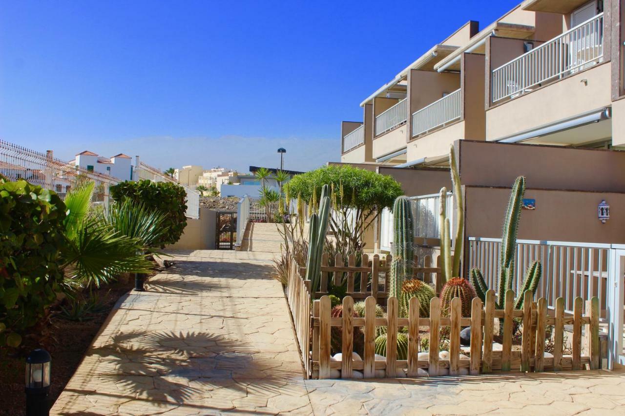 Sunny Ocean View Apartment ポリス・デ・アボナ エクステリア 写真